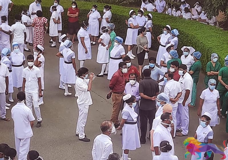 மக்களின் உயிரைக் காப்பாற்றும் வீரர்களுக்கு எதிரான அடக்குமுறை!