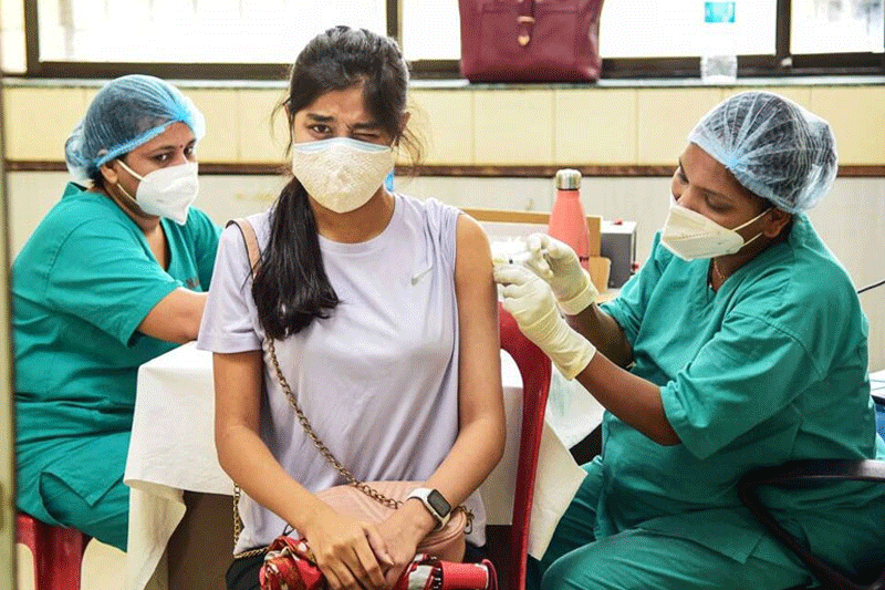 இந்தியாவில் ஒரே நாளில் 80 லட்சம் பேருக்கு தடுப்பூசி போடப்பட்டது!