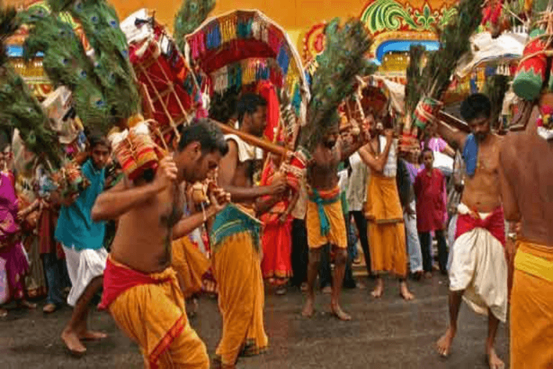 பாதாள உலக அச்சுறுத்தல்களுக்கு மத்தியில் ஆடப்படும் காவடி; பொலிஸாரால் பலத்த பாதுகாப்பு!