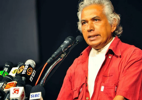 முன்னாள் இராணுவ உயரதிகாரிகளுடன் ஜனாதிபதி சர்வாதிகாரத்திற்கு தயாராகி வருவதாக குற்றச்சாட்டு