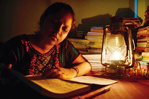 மின் தடையினால் படிக்க முடியாமல் மாணவர்கள் பாதிப்பு