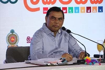 கறுப்புச் சந்தை மூலம் ஆயுதம் கொண்டு வந்ததை மறுக்காத பசில் : செய்தியாளர் சந்திப்பில் திக்குமுக்காடினார்