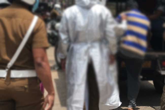 மனித கொலையுடன் தொடா்புடைய மூவா் கைது