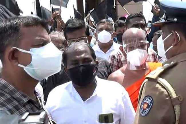 ஆர்ப்பாட்டம் நடத்த முடியாது - நீதிமன்ற உத்தரவு