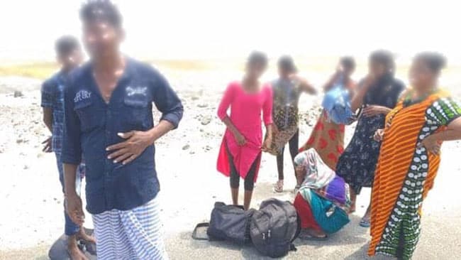8 பேர் அகதிகளாக ராமேஸ்வரம் சென்றனர்