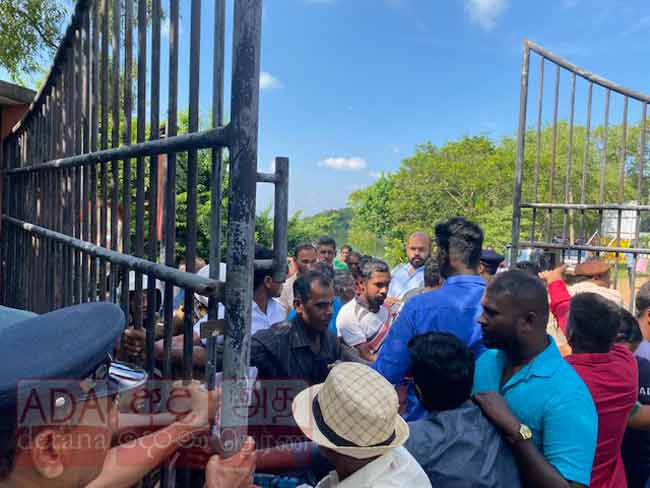 மட்டு. மாவட்ட அபிவிருத்திக் குழுக் கூட்டத்தில் குழப்பம்!