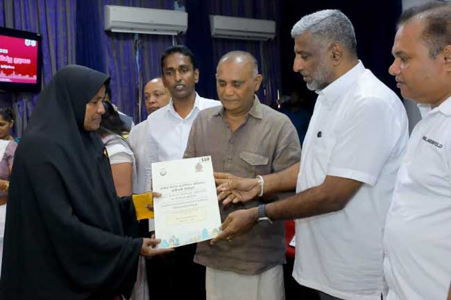 110 பயனாளிகளுக்கு இலவச வீட்டு உரிமைப்பத்திரங்கள்