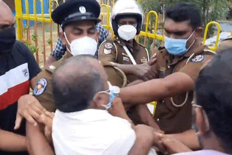 கொலை அச்சுறுத்தல் விடுத்தவர் இதுவரை கைது செய்யப்படவில்லை! தியாக தீபம் திலீபனின் நினைவிடத்தில் சுடரேற்றிய போது நான் கைது செய்யப்பட்டேன்! செல்வராஜா கஜேந்திரன்