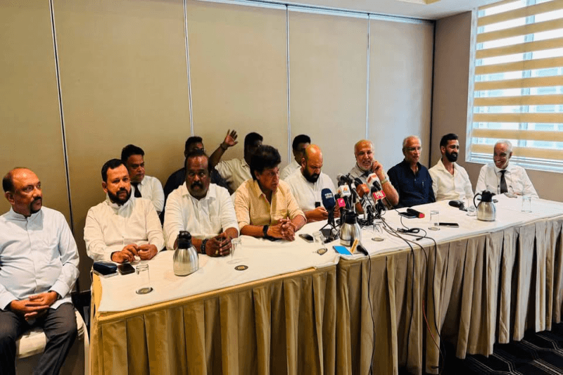 திசைகாட்டி அரசாங்கத்தின் 'வருட கால தேர்தல் வாக்குறுதியை' வலியுறுத்தி 6 தமிழ் - முஸ்லிம் கட்சிகள் ஒரே மேடையில்!