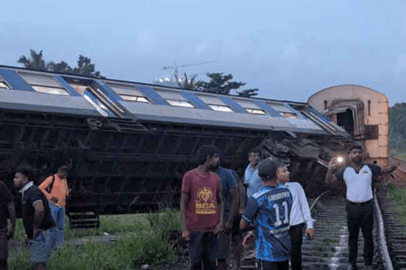 வனவாசல பகுதியில் அதிகாலையில் ரயில் விபத்து: 12 பயணிகள் காயம்!