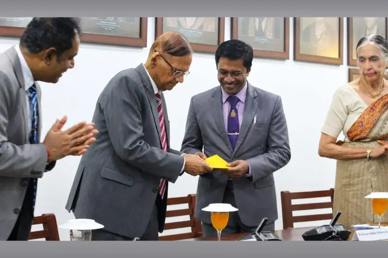சட்டம் மற்றும் ஆராய்ச்சி நிதியத்தை நிறுவிய பேராசிரியர் ஜி.எல். பீரிஸ்