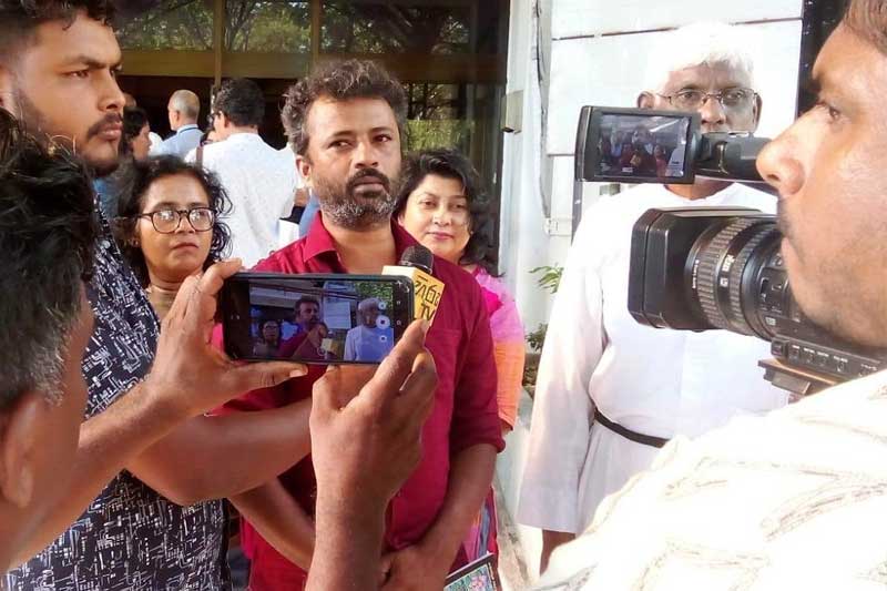 தீபச்செல்வன் விவகாரம்; தலையைச் சுற்றி மூக்கைத் தொட முயற்சிக்கும் திசைக்காட்டி அரசாங்கம்!