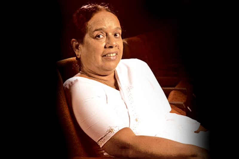 இலங்கையின் பிரபல பாடகி நந்தா மாலினி காலமானார்!