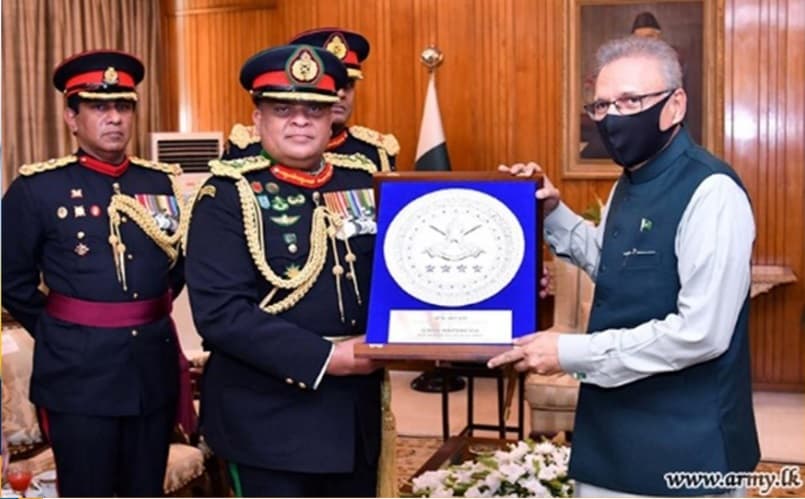 இருநாட்டு உறவுகளின் முக்கியத்துவம் குறித்து இராணுவத் தளபதிக்கு பாக். ஜனாதிபதி வலியுறுத்து!