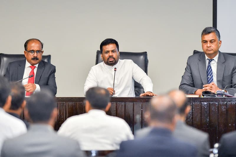 வடக்கு மற்றும் கிழக்கு காணிகளை விரைவாக விடுவிக்குமாறு ஜனாதிபதி உத்தரவு!
