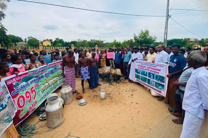 மட்டக்களப்பில் மேய்ச்சல் தரை உரிமையைக் கோரும் பண்ணையாளர்கள்: சாகும்வரை உண்ணாவிரதப் போராட்டம் நடத்தப் போவதாக எச்சரிக்கை!