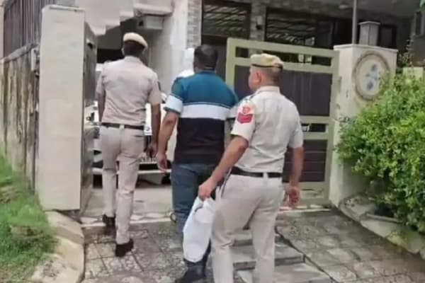 சொந்த மகளையே சுட்டுக் கொன்ற தந்தை ; விசாரணையில் வெளியான அதிர்ச்சி தகவல்