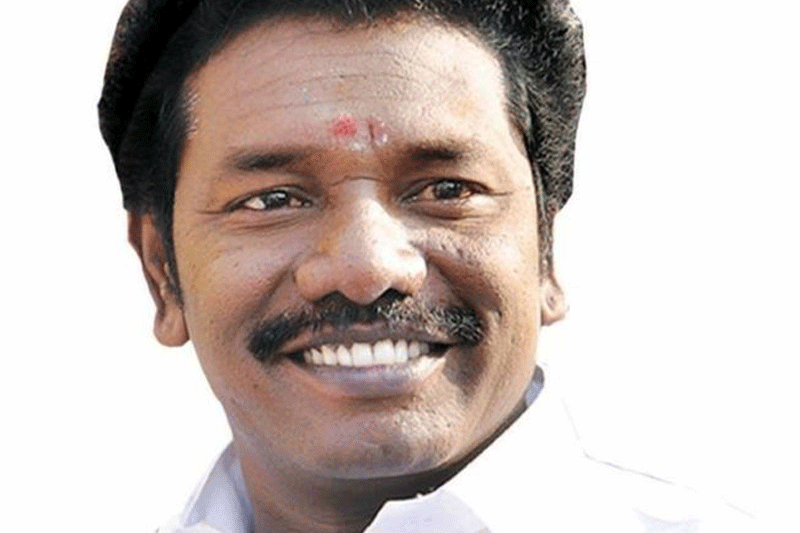 அதிமுக கூட்டணியில் இருந்து கருணாஸ் விலகினார்!