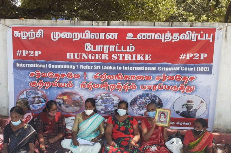 15வது நாளாக தொடரும் போராட்டம்! மோட்டார் சைக்கிளில் வந்த பொலீசார் அச்சுறுத்தல்!!