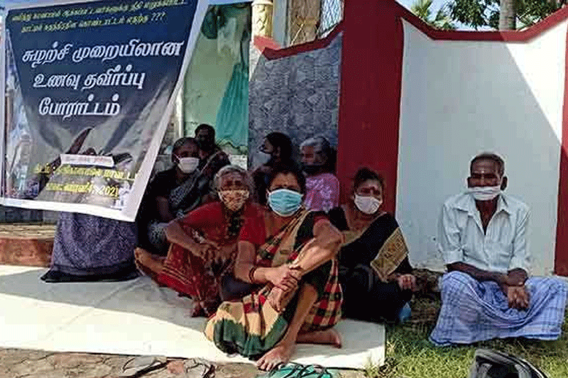 வலிந்து காணாமல் ஆக்கப்பட்டவர்களுக்கு நீதி கோரி திருகோணமலையில் உணவு தவிர்ப்புப் போராட்டம்!