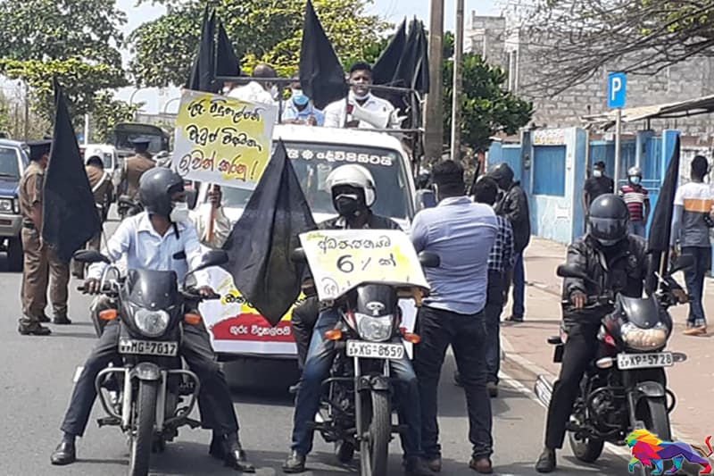 ஜனாதிபதி செயலகம் அருகே நான்கு சுற்றுவட்டத்திலிருந்தும் ஆசிரியர் அதிபர்களின் வாகன அணிவகுப்பு!