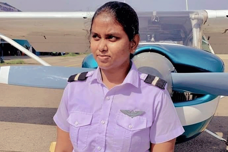 மன்னார் மாவட்டத்தின் முதலாவது பெண் விமானியாக இமானுவேல் எவாஞ்சலின்!