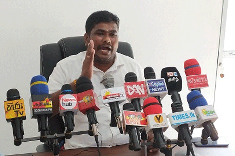 ராஜபக்ஷ அரசாங்கம் கல்முனை வடக்கு பிரதேச செயலகத்தை தரம் உயர்த்தித் தரும் என்கிற நப்பாசை இன்னமும் எமக்கு இருக்கின்றது! காரைதீவு தவிசாளர்