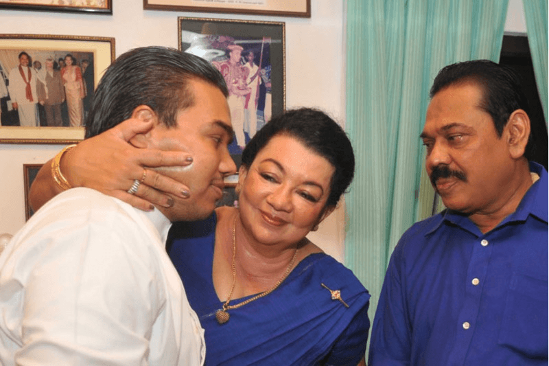 முறையற்ற சொத்து சேகரிப்பு; மஹிந்த, நாமல், ஷிரந்திக்கு எதிராக முறைப்பாடு!