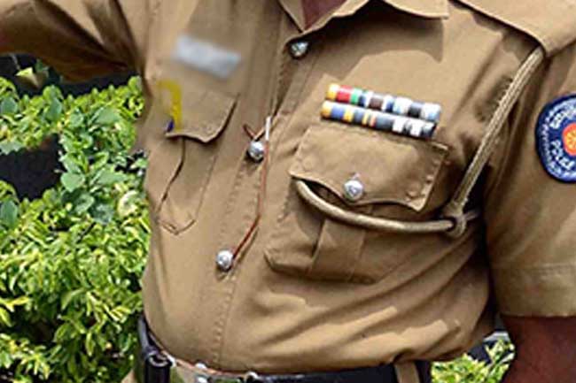 ஹரக் கட்டாவுடன் தொடர்பு - பொலிஸ் கான்ஸ்டபிள் கைது!