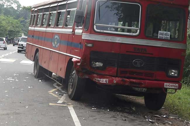 பாடசாலை பேருந்து ஒன்று விபத்து!