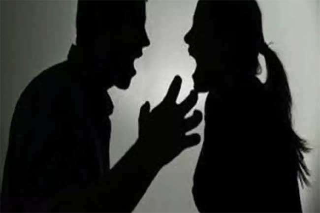 மனைவியை துப்பாக்கியால் சுட்ட கணவர்
