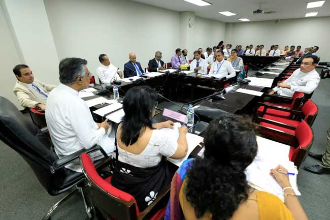 சீனி வரி மோசடியால் ஏற்பட்ட இழப்பு - குழு அமைச்சிடம் கேள்வி!