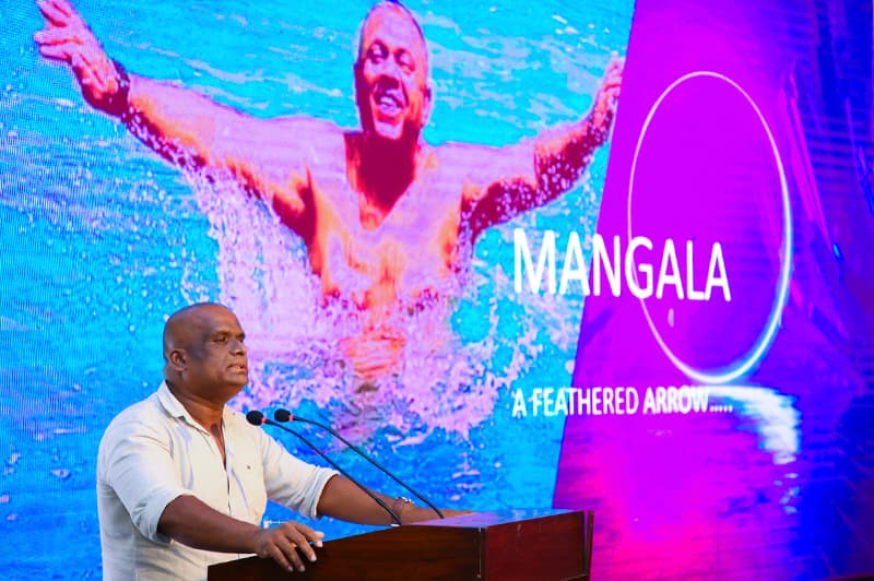 'அவளை நம்புங்கள் அவள் அனைத்தையும் செய்வாள்'