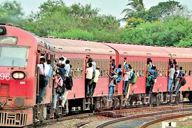 ரயிலில் பயணிக்கும் மாணவா்களுக்கான விசேட அறிவிப்பு