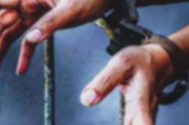 மோசடியில் ஈடுபட்ட கணவன் மனைவி கைது