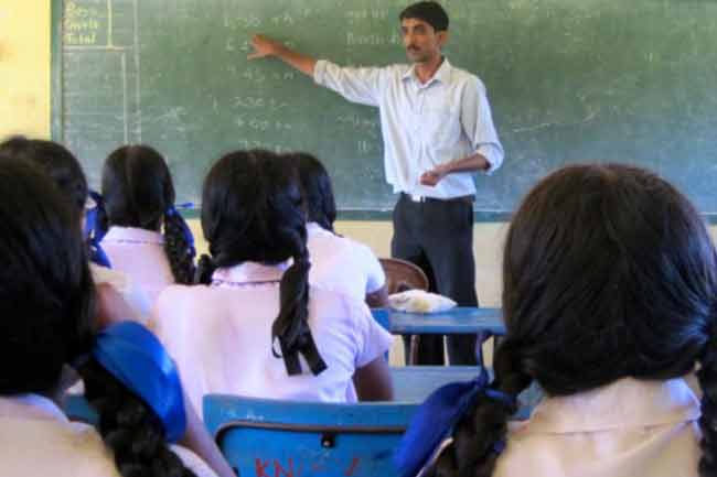 33,000 ஆசிரியர்களை இணைத்துக் கொள்ள நடவடிக்கை