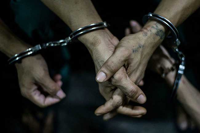 புதையல் தோண்டிய பௌத்த பிக்கு உள்ளிட்டோர் கைது