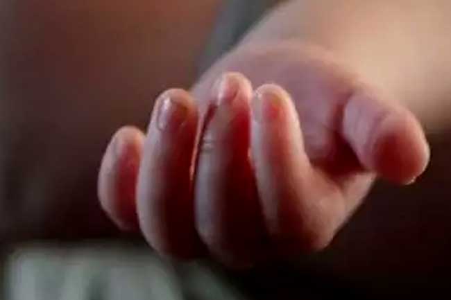 கால்வாயில் தவறி விழுந்து குழந்தை பலி
