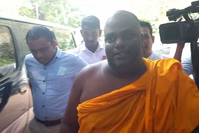 ராஜாங்கனை சத்தா ரதன தேரரை விளக்கமறியலில்