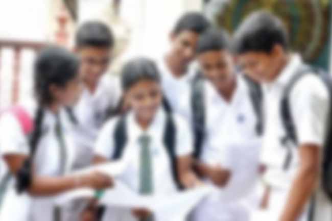 உயர் தர பரீட்சையில் முதலிடம் பெற்ற மாணவர்கள்
