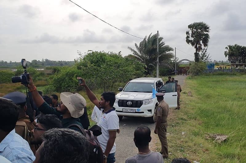 செம்மணி தொடர்பில் அரசின் தீர்மானம்: ஐ.நா உயர்ஸ்தானிகரின் புதைகுழி அவதானிப்பு ‘நுழைவாயிலுக்கு வெளியிலிருந்து’