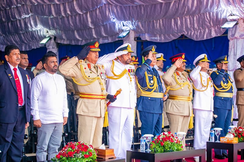அநுர தலைமையிலான இராணுவ நினைவேந்தலில் மீண்டும் இராணுவ உடையில் சரத் பொன்சேகா!