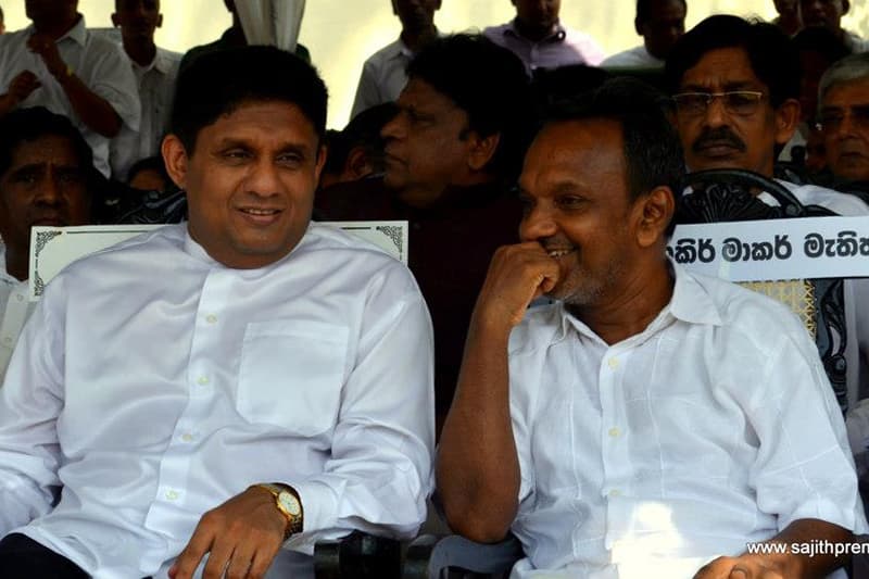 ஏணியைத் தள்ளிவிட்டுப் பரண்மேல் ஏறலாமா?