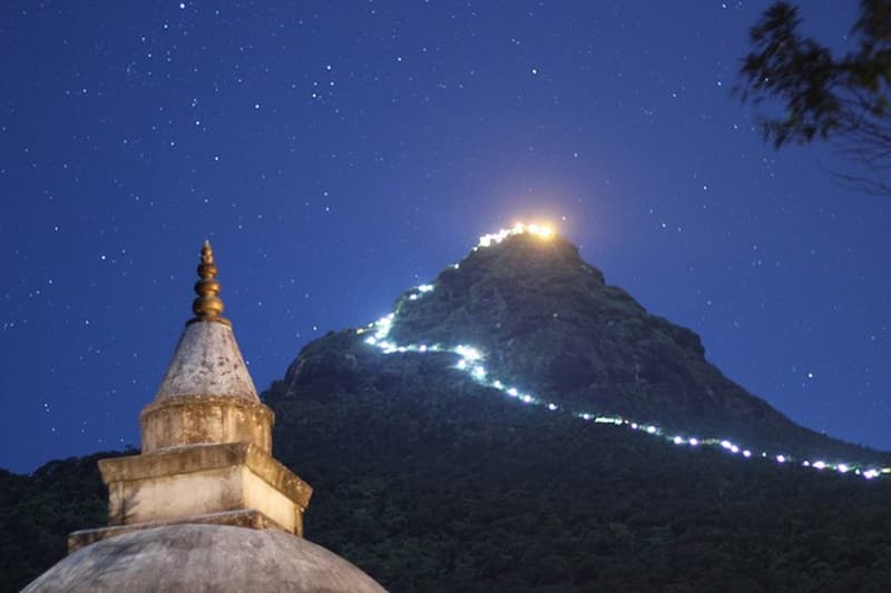 சிவனொளிபாத மலையில் மண்சரிவு இல்லை; பருவகால யாத்திரை இன்று ஆரம்பம்!