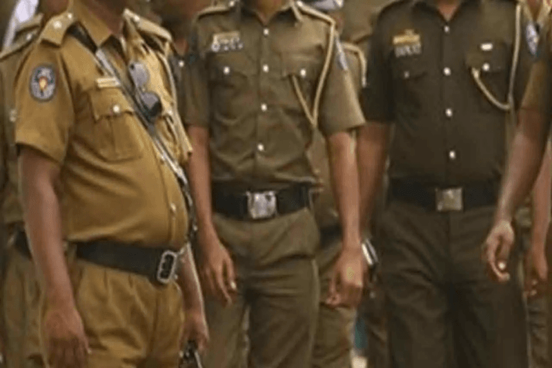 பொலிஸ் சீருடையைப் புதிய வடிவில் வடிவமைக்கத் திட்டம்!