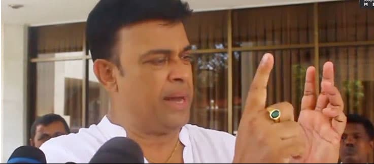 விசர் நாய் கடித்தால் தொப்புளை சுற்றி 21 ஊசி போடுவது நினைவுக்கு வந்து ஓடி விடுவார்கள்