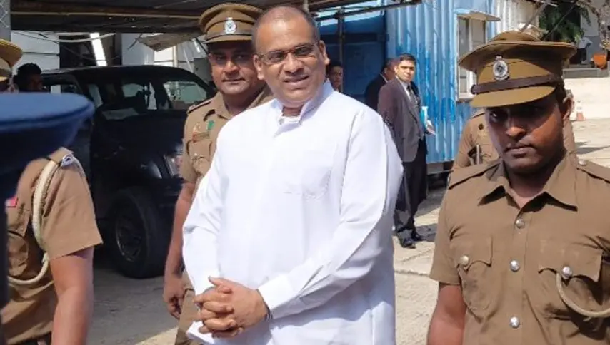 ஞானசார தேரரின் ஆடை குறித்து கண்டனம்!