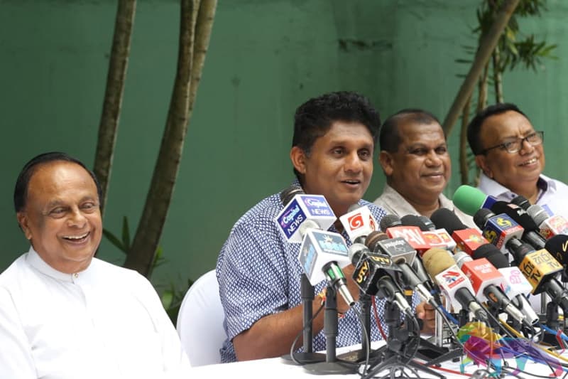 எஸ். பி. நாவின்ன சஜித் பிரேமதாசாவுக்கு ஆதரவு வழங்க முடிவு : மீண்டும் ஐ.தே.கட்சியுடன் இணையவும் தீர்மானம்!