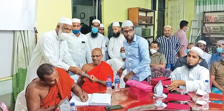 'புராதன சின்னங்கள் ஒரு இனத்துக்கு மட்டும் சொந்தமானதல்ல' - தம்மதிலக தேரோ!
