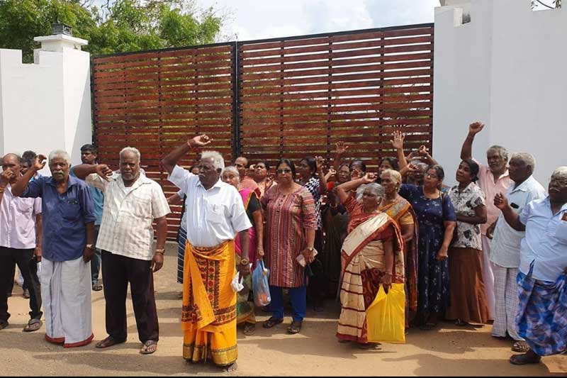 வடக்கின் ஆயிரக்கணக்கான ஏக்கர் காணிகளை இராணுவம் அபகரிப்பு: விவசாயத்திலும் குதிப்பு!